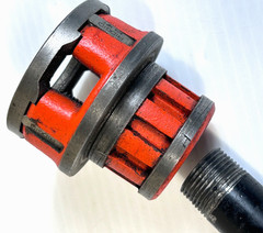 RIDGID 00-R Ratcheting Pipe Threader Tool w/ 3/4 & 1/2 Die Heads