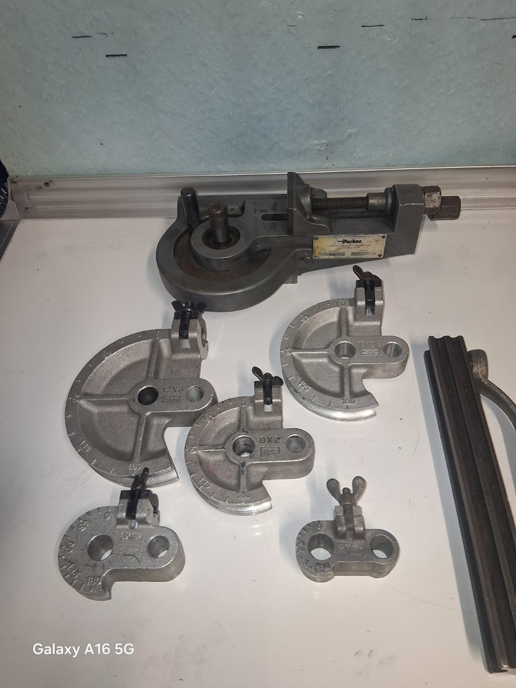 Lakeland Parker Bender &ndash; 412 Tubing Bender Set, 5 Shoes, Follow Bar