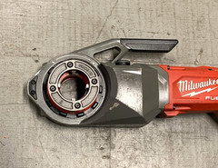 Milwaukee M18 FUEL 2874-20 Pipe Threader &ndash; Red