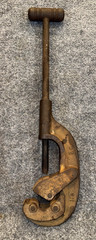 Vintage No. 2S Pipe Tubing Cutter Heavy Duty Cast Iron Plumbing Tool