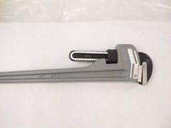 Proto J824A Straight Pipe Wrench 24&Prime; OAL Aluminum 6&Prime; Max Pipe Capacity