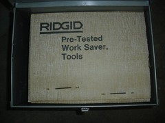New RIDGID Model No. 65R Ratchet Pipe Threader 1&Prime;-2&Prime; w/ 24&Prime; Handle