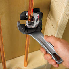 32573 Model 118 2-In-1 Close Quarters Tubing Cutter for 1/4&Prime; to 1-1/8&Prime; Copper, B