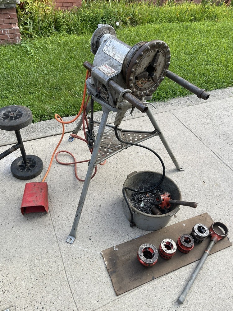 RIDGID 15682 Pipe Threading Machine