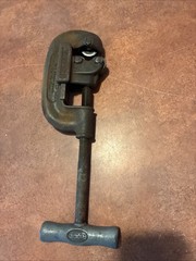 Vintage Ridgid No. 1 & 2 1/8&Prime; to 1 1/4&Prime; Inch Pipe Cutter Rigid