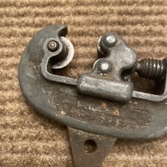 ridge tool co vintage pipe cutter no 00 1/8- 1&rdquo;