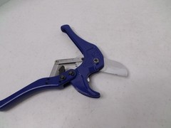 Irwin Ratcheting PVC Cutter &ndash; Cuts up to 1-1/2&Prime; Diameter (38 mm) Pipe