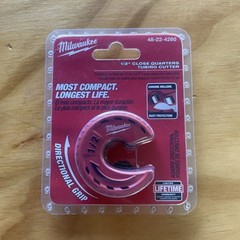 Milwaukee 1/2 in. Close Quarters Tubing Cutter, Model: 48-22-4260