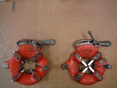 Lot Of 2 Ridgid 811A Pipe Threading Die Heads With Dies SEE DESCRIPTION *NDR7