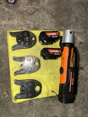 VEVOR PZ-1550 1/2&Prime;3/4&rdquo;-1&Prime; Pro Press Tool 18V w/ 3 Jaws & 2x 4AH Batteries!