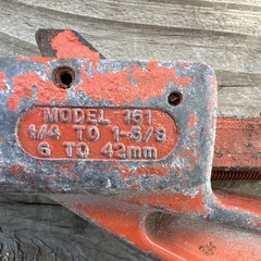 RIDGID 151 Screw Feed Pipe Cutter 1/4 in to 1-5/8 in Capacity