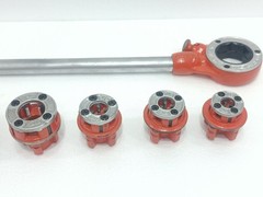 RIDGID 11 R BSPT MANUAL PIPE THREADER SET WITH RATCHET USA ACCESSORIES AS SHOWN