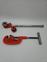 Ridgid 12-R 1/2&Prime; and 3/4&Prime; Pipe Threader Dies Ratchet & Cutter No 2A 1/8&Prime; To 2&Prime;