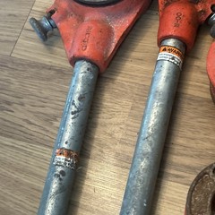 Ridgid 12-R Pipe Threader Die Head W Ratchet 5 Dies Lot Sold As Shown Untested