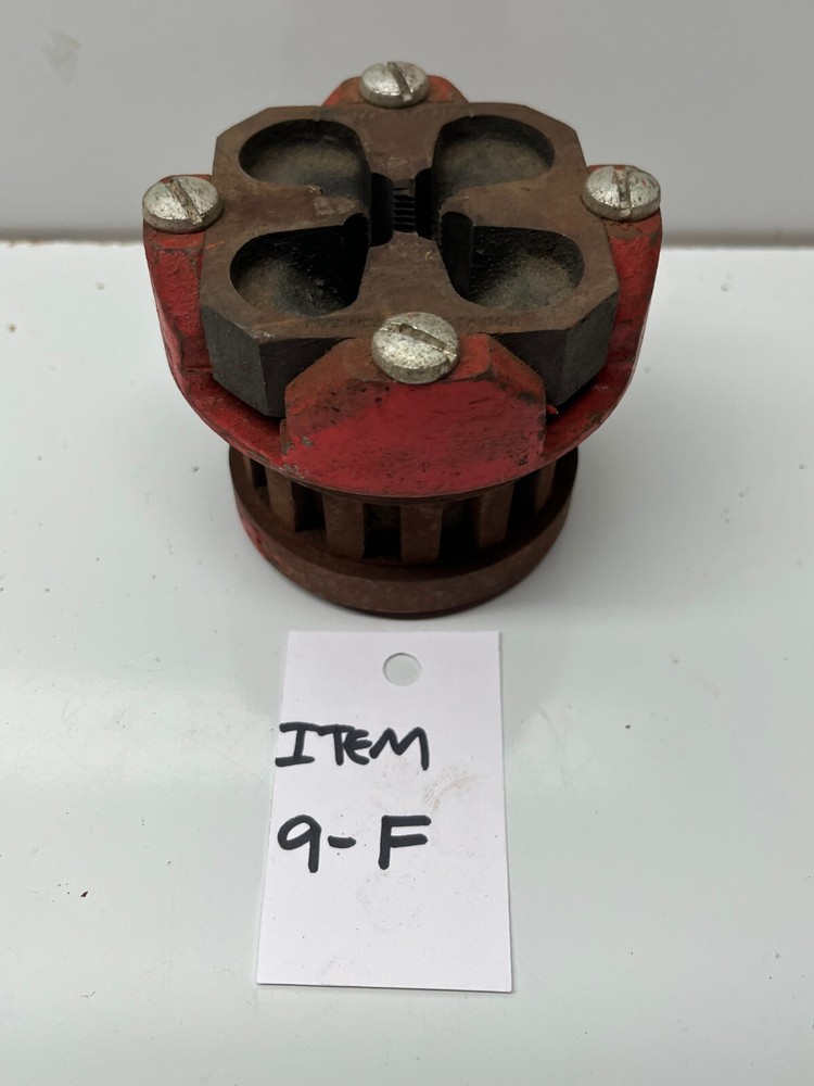 Reed 1S-1/4&rdquo;-18 NPT Die with Ratchet Die Head Pipe Threading Threader