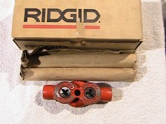Ridgid 36705 3-Way Die with 1/2, 3/8 and 1/4 UNC Dies