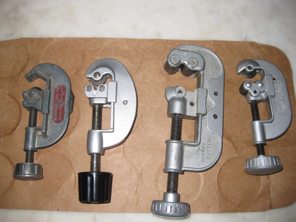 Lot of 4 pipe / tubing cutters