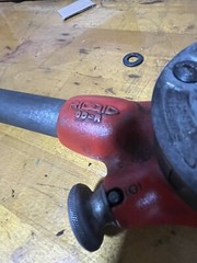 RIDGID OO-R Ratcheting pipe threader With 1/2 And 3/8 Die Cutting Heads 18 Inch