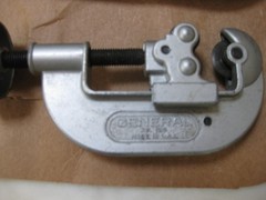 Lot of 4 pipe / tubing cutters