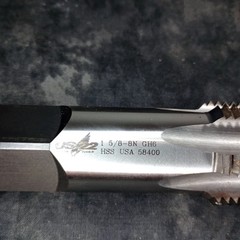 US22 17863 1.5/8-8 H6 6F PLUG TAP