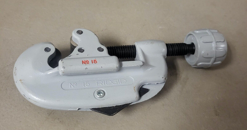 Ridgid 32920 Model# 15 3/16 &ndash; 1-1/8&Prime; Screw Feed Tubing Cutter
