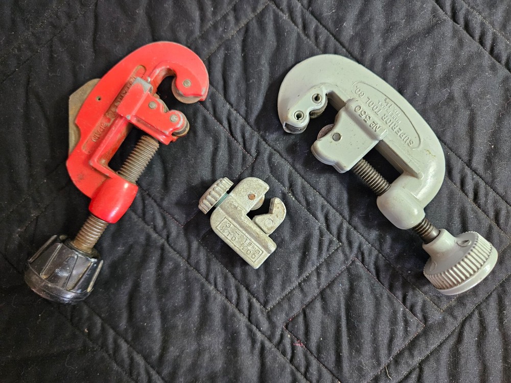 THREE ~ Screw Feed Tubing Cutters ~ Used ~ (2) 1/8&Prime; &ndash; 1-1/8&Prime; & (1) 1/8&Prime; &ndash; 5/8&Prime;