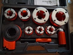 Central Machinery Ratcheting Pipe Threader Kit 3/8&Prime;-2&Prime; 10 Pc NICE! USED 1 TIME!