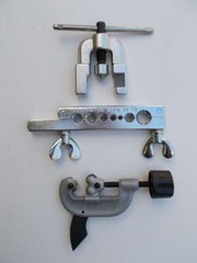 Pipe Flaring Tool 3/16&Prime; to 5/8&Prime; No. 165 & General No.120 Pipe Cutter