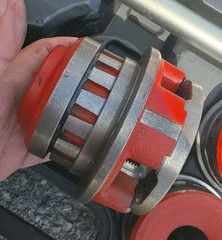 RIDGID 36475 12-R 1/2&Prime;-2&Prime; NPT Exposed Ratchet Pipe Threader Set Used