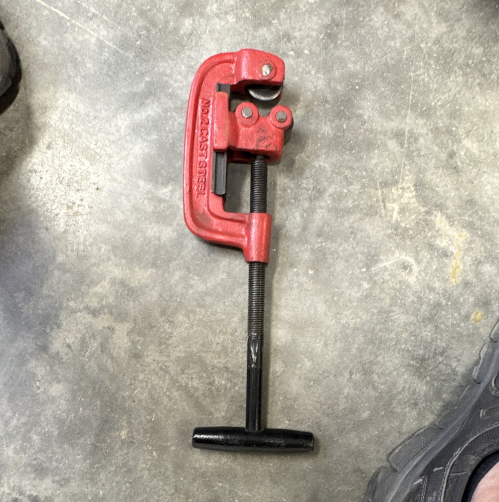 NO.2 Cast Steel Screw Feed Pipe Cutter, 1/8 in to 2 in Capacity