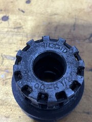 RIDGID OO-R Ratcheting pipe threader With 1/2 And 3/8 Die Cutting Heads 18 Inch