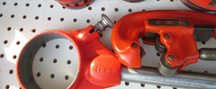 RIDGID 700 T2 PIPE THREADER w NPSM insets 12R heads and dies Set EXC. TOOL
