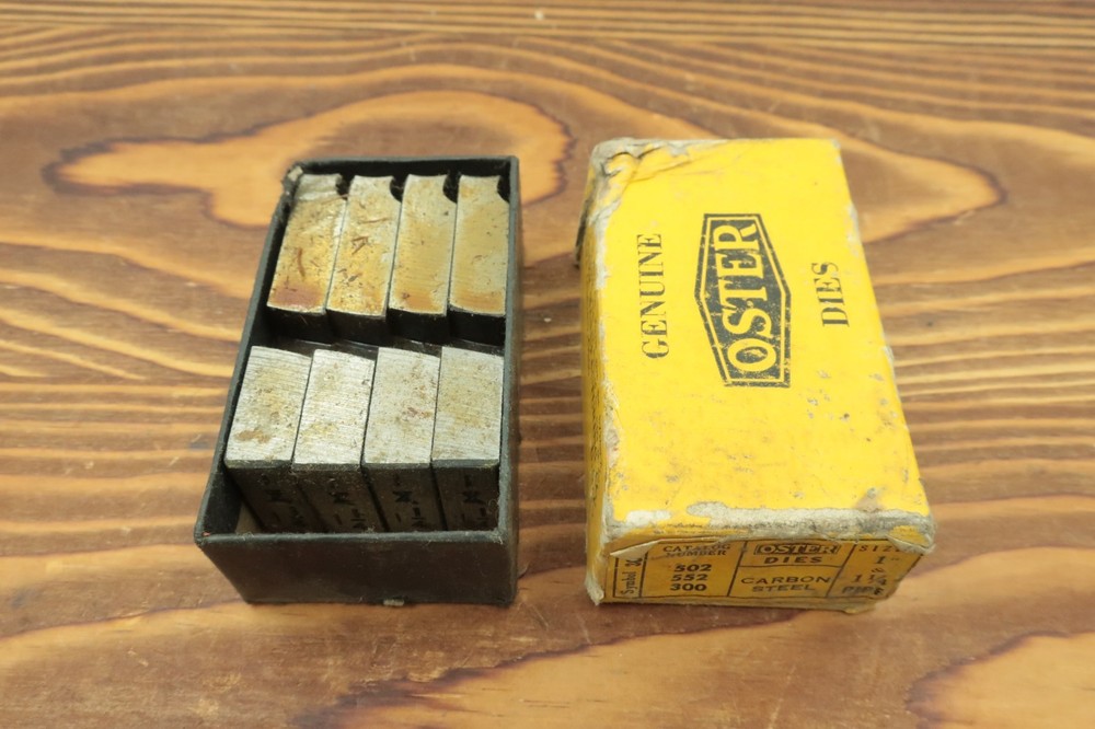 Oster 300 Threading Die Set 1-4 Size 1&Prime; & 1 1/4&Prime; NOS in Original Box