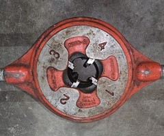 RIDGID No. 65-R, C-148-1, C-418 &ndash; 1&Prime; to 2&Prime; &ndash; Pipe Threader &ndash; w/ 2 Handles
