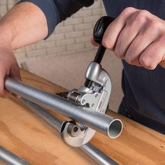 Versatile Tubing Cutters Set: Close Quarters & Screw Feed Models (101, 15)