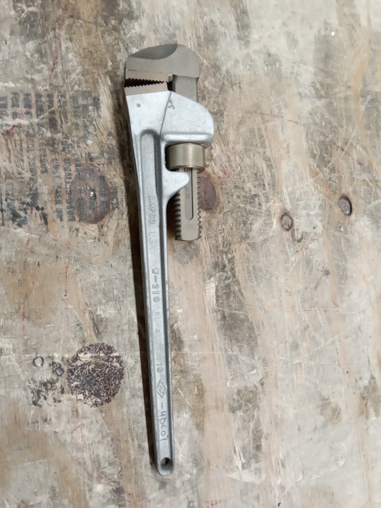 Ampco W-213 Non Sparking Bronze Adjustable 18&Prime;Pipe Wrench