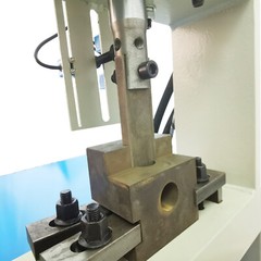 Hydraulic Arc Punching Machine Electric Punching Hole Cutting Machine 2.2kW 220V