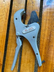 Ridgid RC-2375 1/8&Prime; &ndash; 2 3/8&Prime; Ratcheting Plastic Pipe and Tubing Cutter