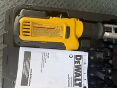 **NEW** DEWALT DCE200M2K, 20V MAX Cordless Press Tool Kit with (6) Jaws DCE 200