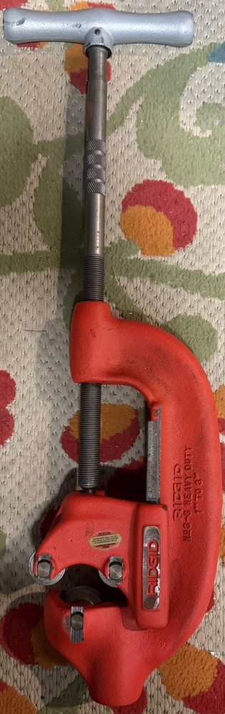 Ridgid No. 3-S Heavy Duty Pipe Cutter 1-3 Inch Capacity Red Tool