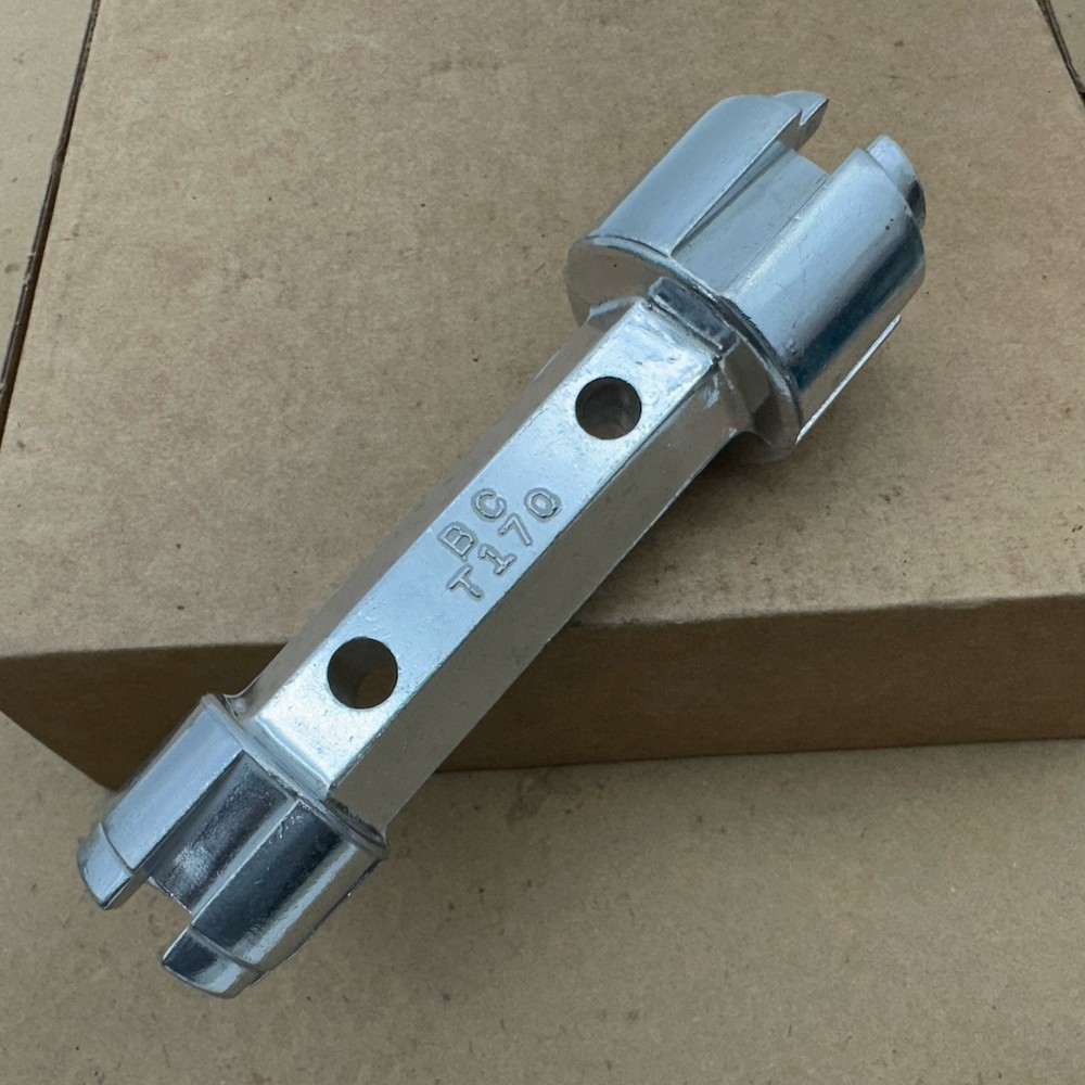 Vintage Aluminum Tub Drain Removal Hand Plumbing Tool BC T170 Very Nice Shape