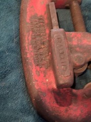 RIDGID No.2 HEAVY DUTY PIPE CUTTER 1/8&rdquo;-2&rdquo; PIPE CAPACITY RIDGE TOOL CO.