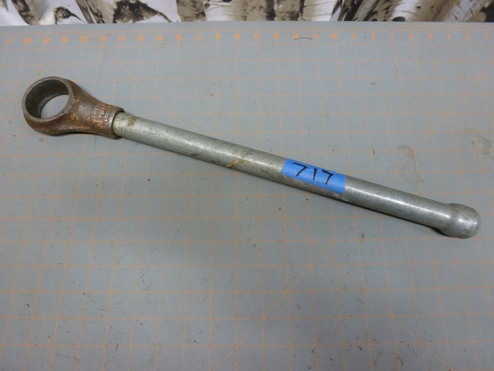 16&Prime; Handle and Ratchet Head Only* Ridgid Straight Pipe Long Grip Reamer