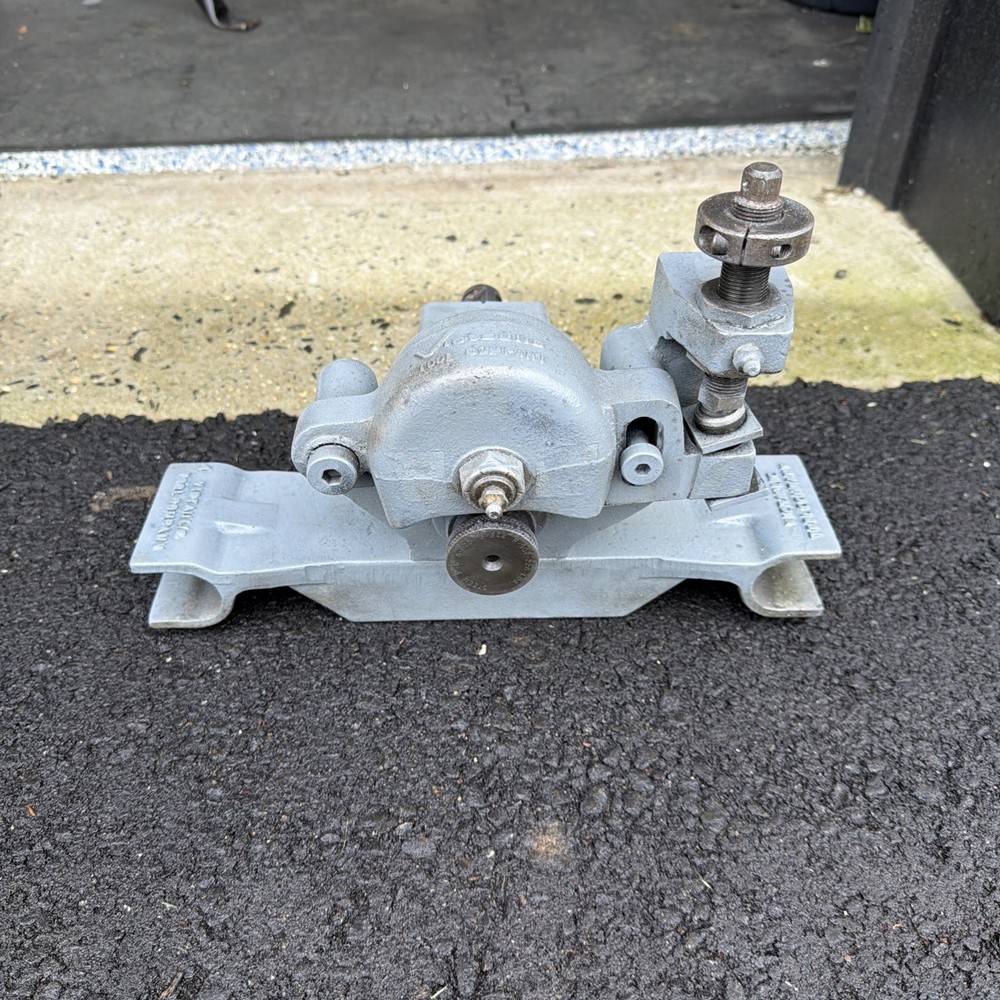VICTAULIC MODEL 226M ROLL GROOVER 4 2&Prime; &ndash; 6&Prime; METAL PIPE RIDGID 4 300 ROLL GROOVER