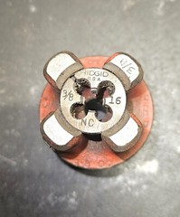 Ridgid 00R cutting head with 3/8&Prime; x 16 NC dies. Dies are in decent shape