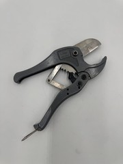 HDX Ratchet PVC Cutter 1-5/8&Prime; 42mm