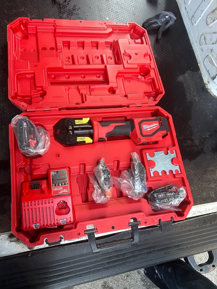 Milwaukee M18 FORCE LOGIC Press Tool Kit with ONE-KEY 1/2&Prime;-2&Prime; Jaws (2993-22)