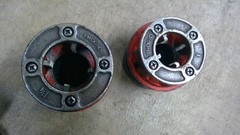 Two Ridgid 12-R 1&Prime; & 1 1/4&Prime; Ratchet Pipe Threader Die Heads