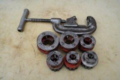 Greenlee 111R 1/4 to 1 1/4 Pipe Threader Set & Pipe Cutter Works Fine