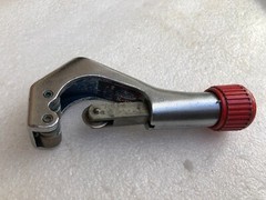 Malco TC312 Tube Cutter for 1/4&Prime; to 1 5/8&Prime; O.D. Tubing with Extra Blade &ndash; USA.